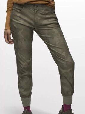 NWT Prana Halle II Jogger Pants Size 0 in Sage Camo Hiking Outdoors Nylon